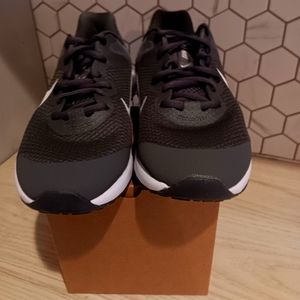Boys Nike Shoe|Size 6|
